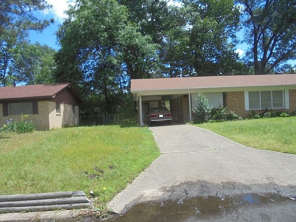 3rd image of 3602 Minden Ave