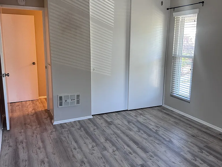 5512 Armitos Ave #34 — Photo 14
