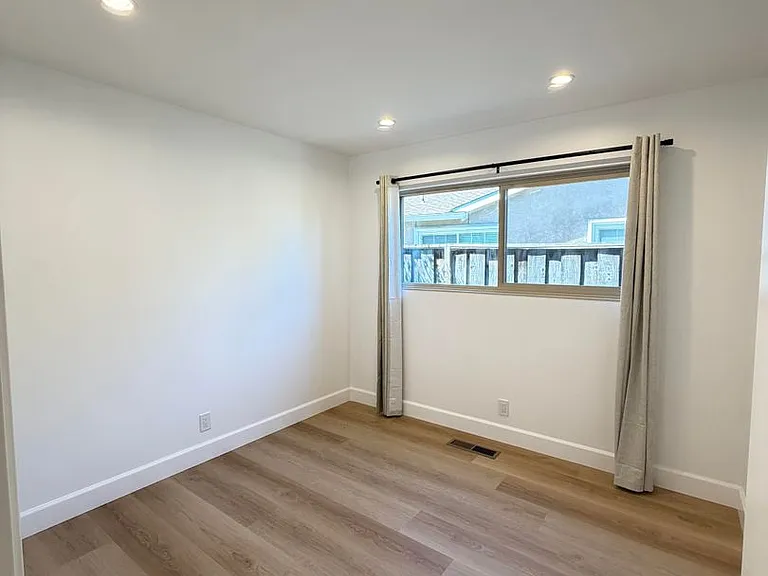 9887 Broadmoor Dr — Photo 30