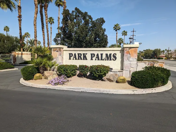 140 Willow Lake Dr, Palm Desert, CA 92260