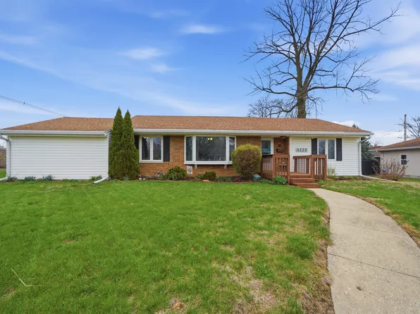 4536 N Bournedale Dr, Peoria, IL 61614