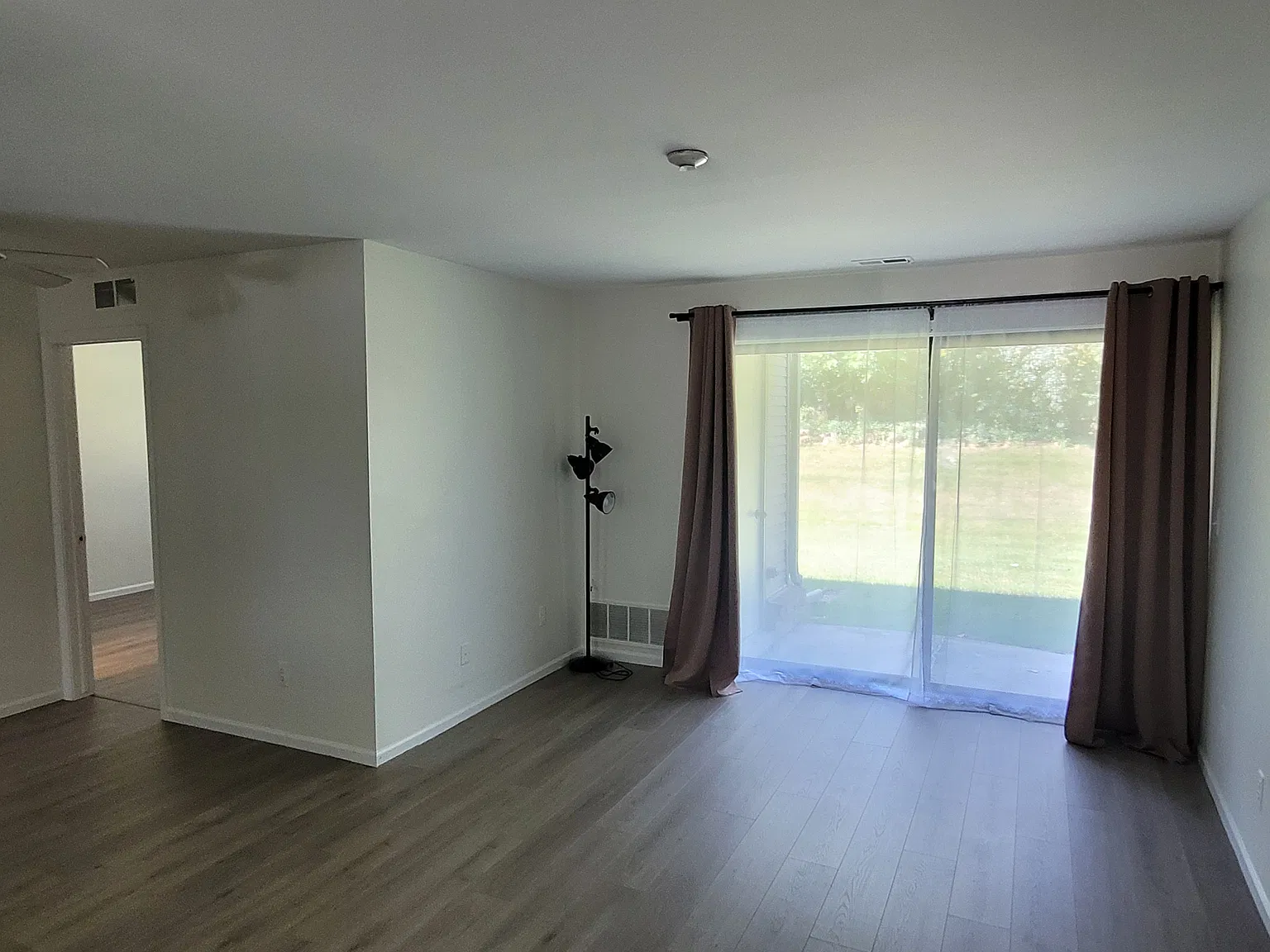 2 bed, 1165 sqft, $1,600 — Photo 1