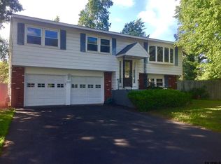 202 Valley Rd, Schenectady, NY 12309