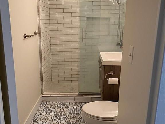 4th image of 2285 Peachtree Rd NE Unit 1403