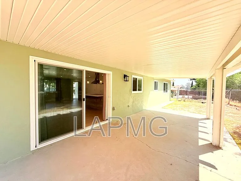 10839 Fellows Ave #10839 — Photo 33