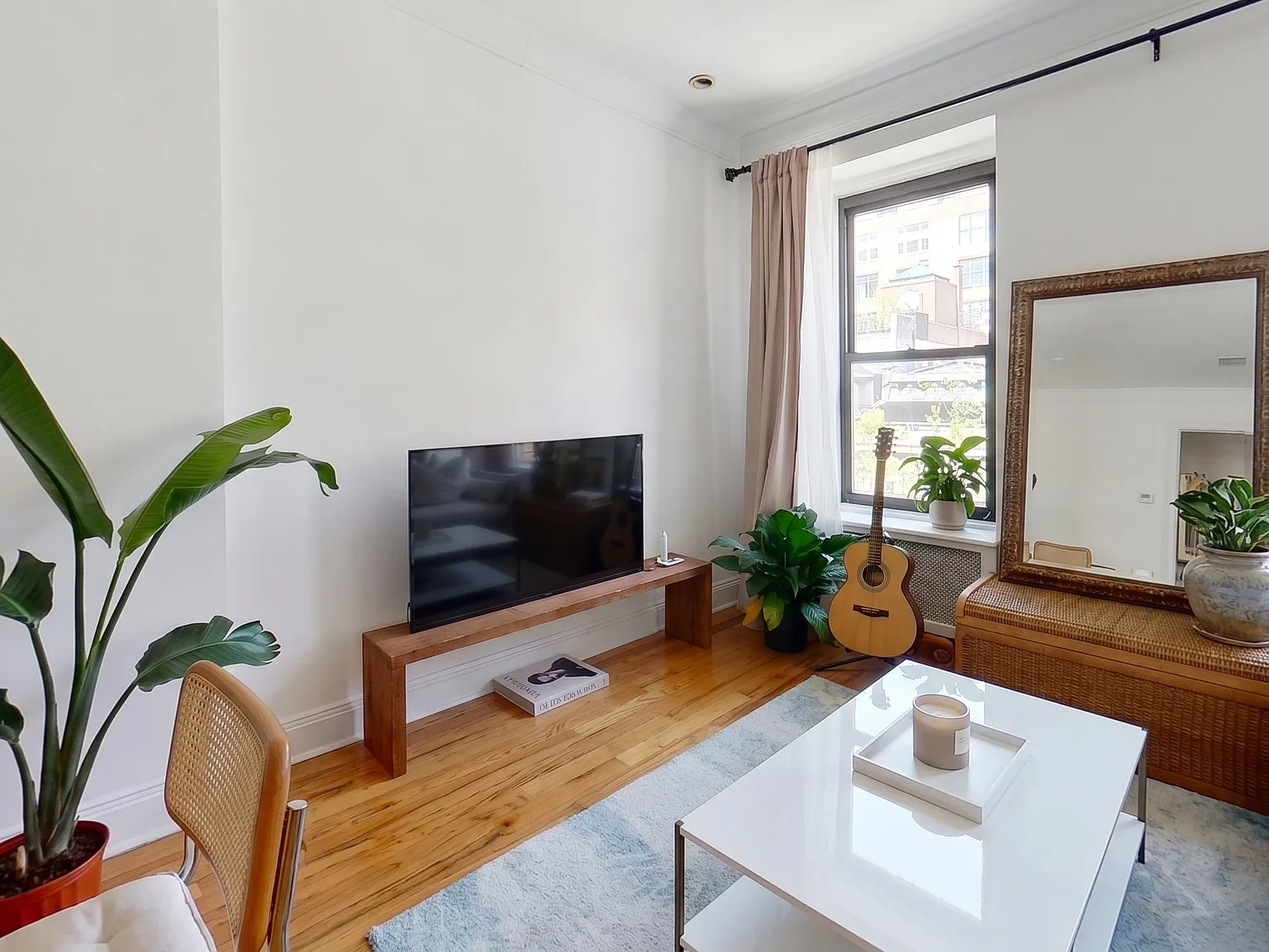 128 East 62nd Street — Photo 2