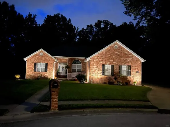 2606 Meridian Lake Dr, Shiloh, IL 62221