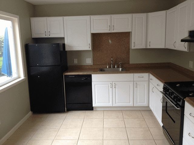 Nice clean kitchen