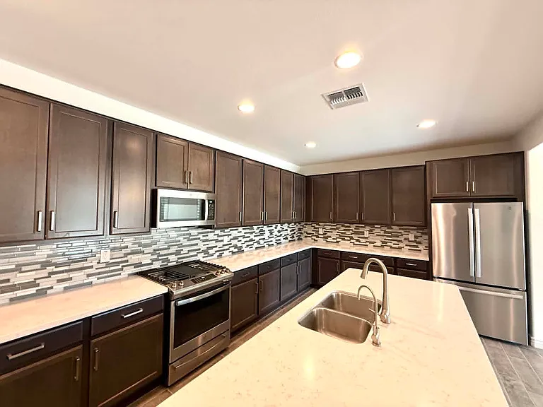 22995 E Calle Luna — Photo 4