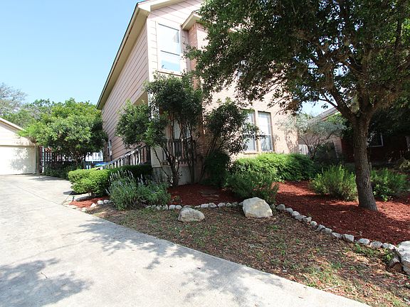 2nd image of 8743 Melrose