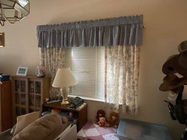 2nd image of 723 Applegate Ave