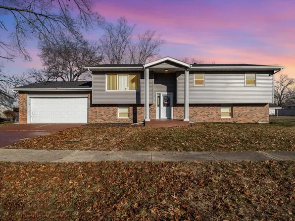 208 Lincoln Ave, New Chicago, IN 46342