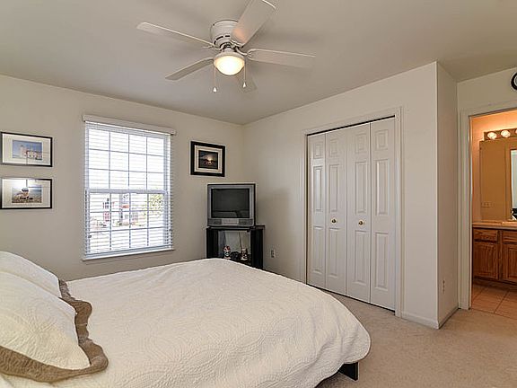 2nd image of 6995 Lakeway St