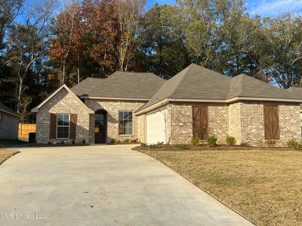 513 Silver Hill Dr, Pearl, MS 39208