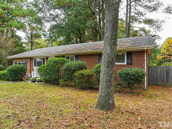 3rd image of 2921 Beechwood Dr