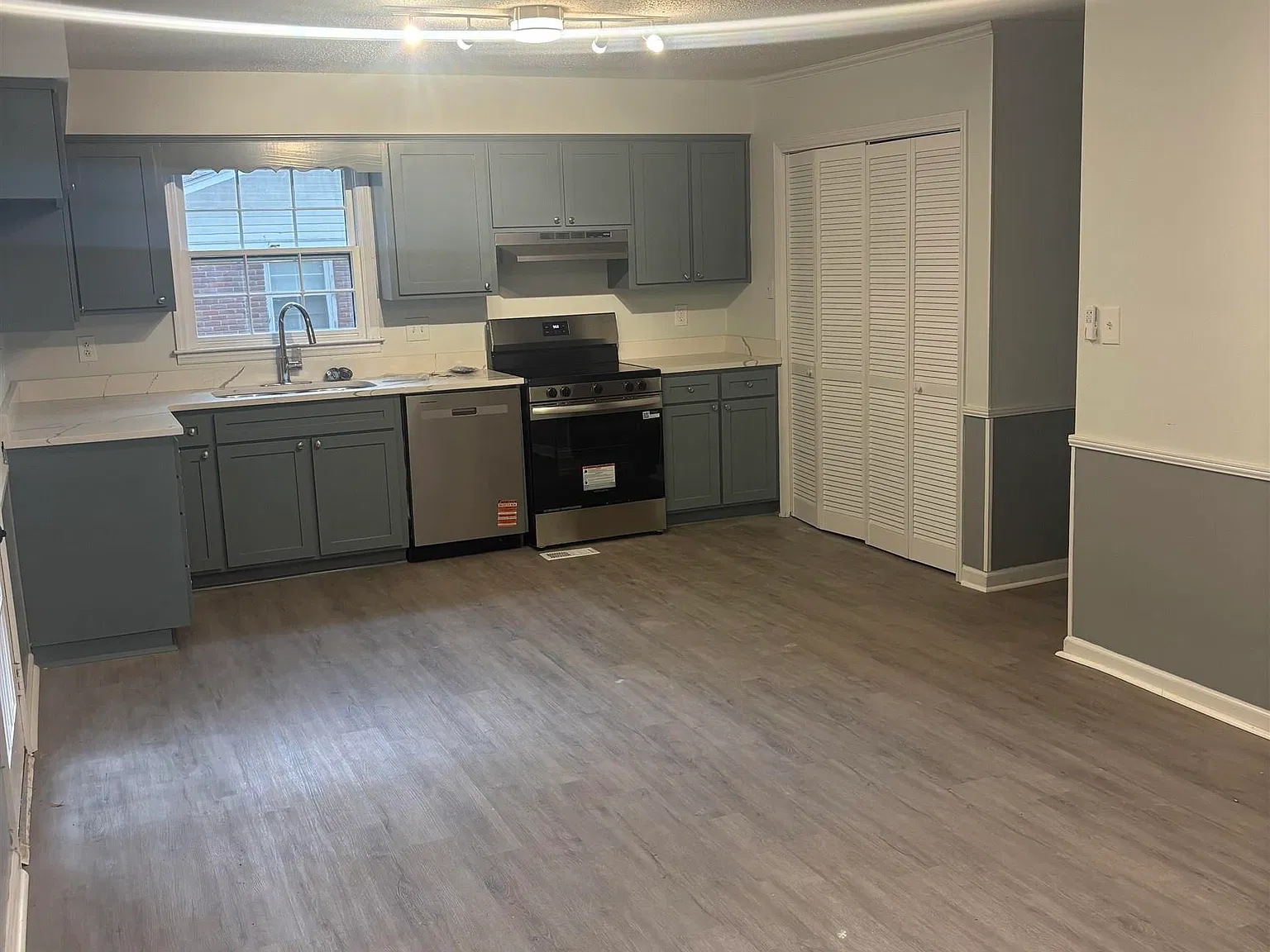 3 bed, 2.0 bath, 1772 sqft, $1,800 — Photo 3