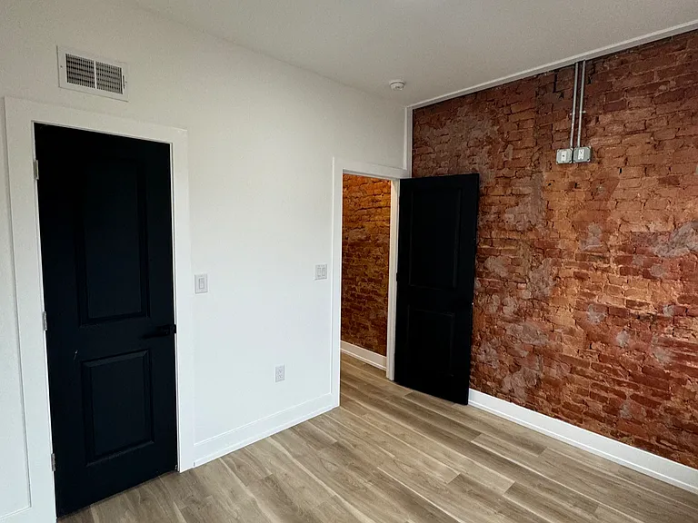 1224 W Hilton St #B — Photo 2