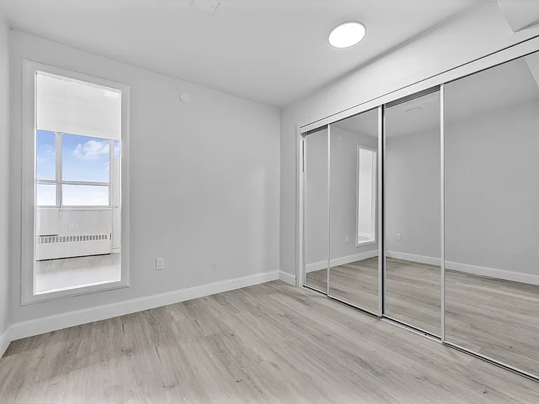 65 Thorncliffe Park Dr #2108 — Photo 12