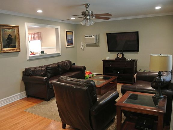 3rd image of 50 Park Ave