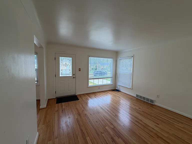 3333 Dudley St — Photo 10