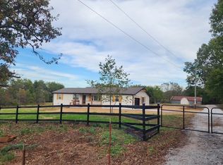 10604 N Highway 43, Maysville, AR 72747