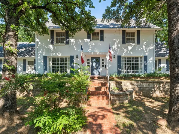 212 Mill Creek Dr, Arlington, TX 76010