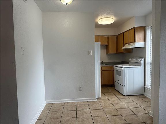3rd image of 7201 Hallshire Dr #224
