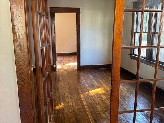 5th image of 79 Baker St APT 1