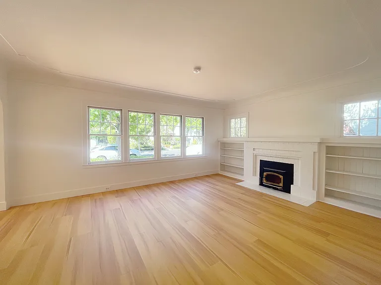 2351 Ramona St — Photo 1