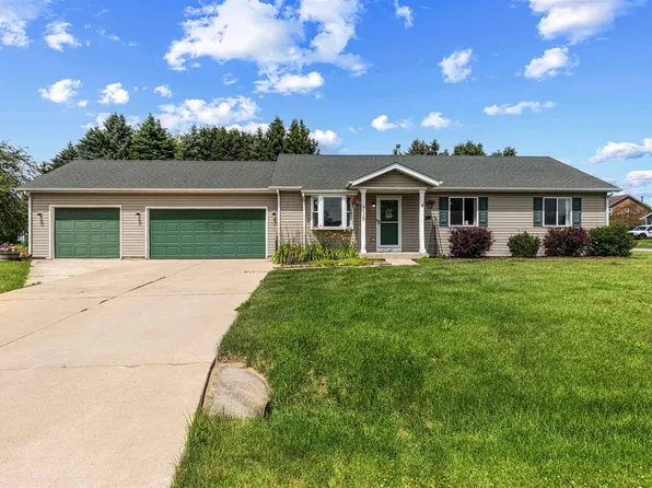 518 Pembroke Rd SW, Poplar Grove, IL 61065