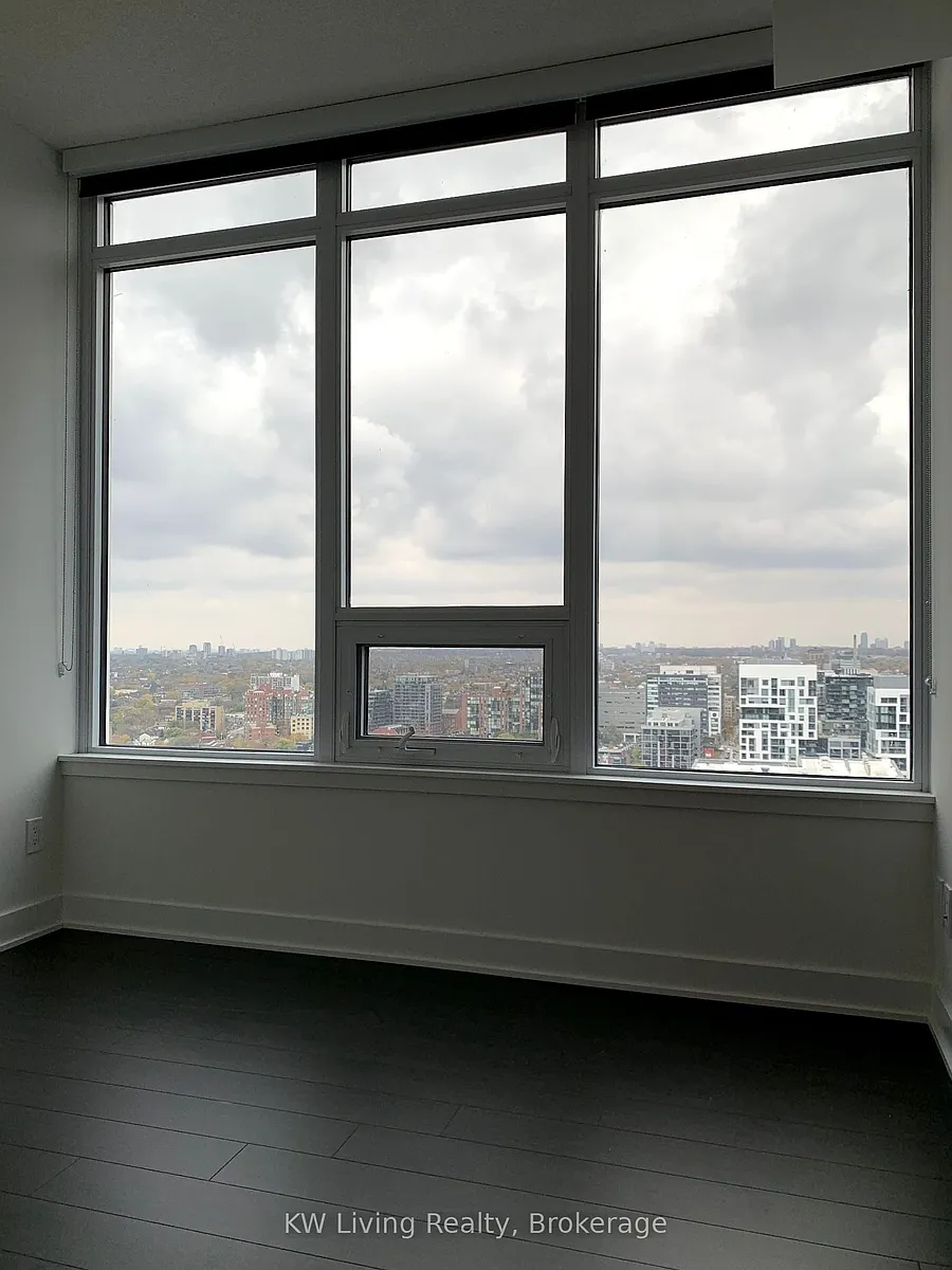 Building Photo - 19 Bathurst St #3105