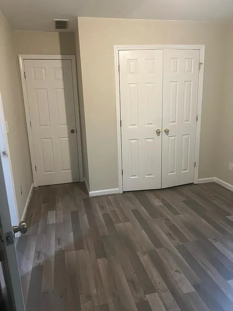 1600 N Ave NW — Photo 1