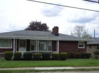 183 W Walnut St, Lowellville, OH 44436
