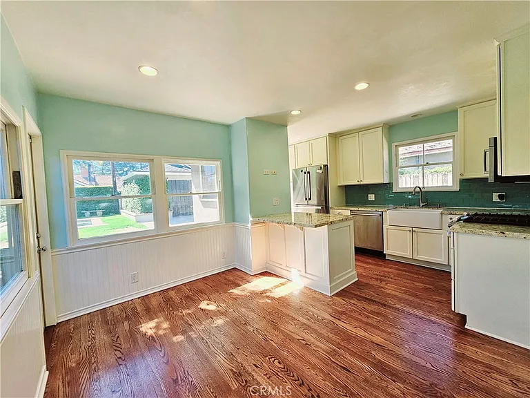 743 Kerns Ave — Photo 9