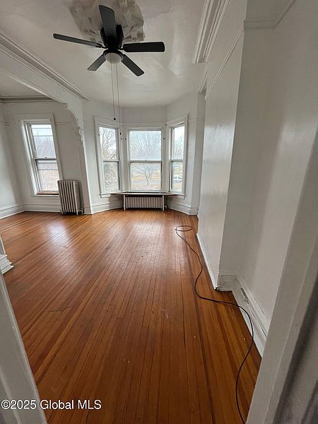 2nd image of 528 Madison Avenue