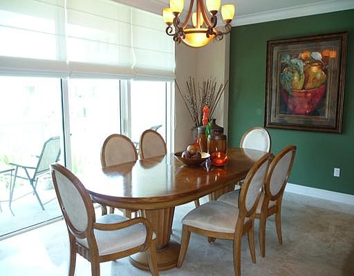 Home For Sale In Palmetto Place