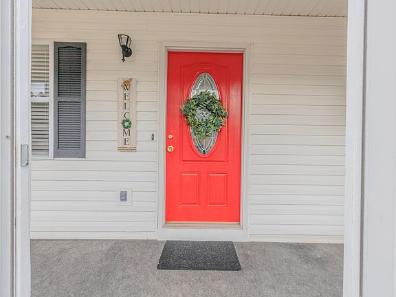 3rd image of 234 Eagle View Dr