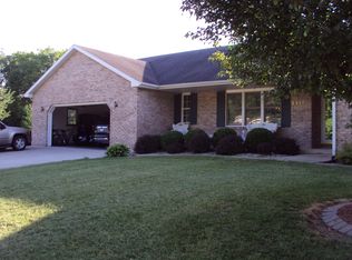 2111 Redbud St, Effingham, IL 62401