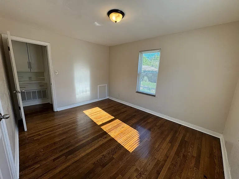 1535 NE 42nd St — Photo 15