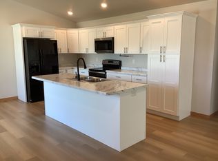 2106 Ace Ave, Brookings, SD 57006