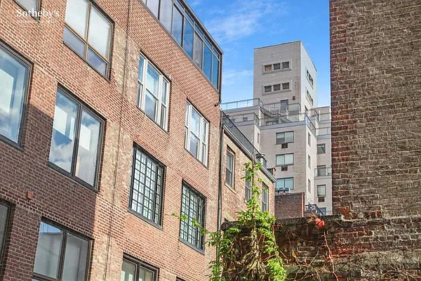 Sold by Sotheby's International Realty | media 13