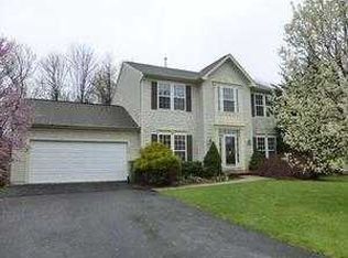 438 Winding Stream Rd, Spring City, PA 19475