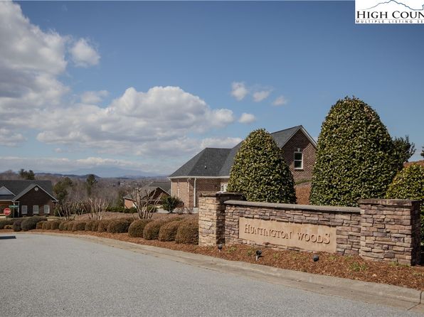 744 SE Chatsworth Street, Lenoir, NC 28645