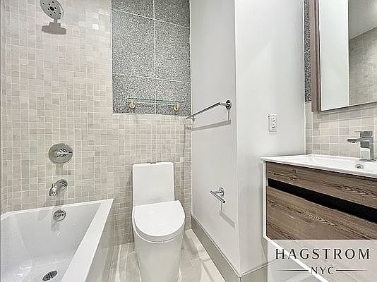 5th image of 327 E 93rd St #3D