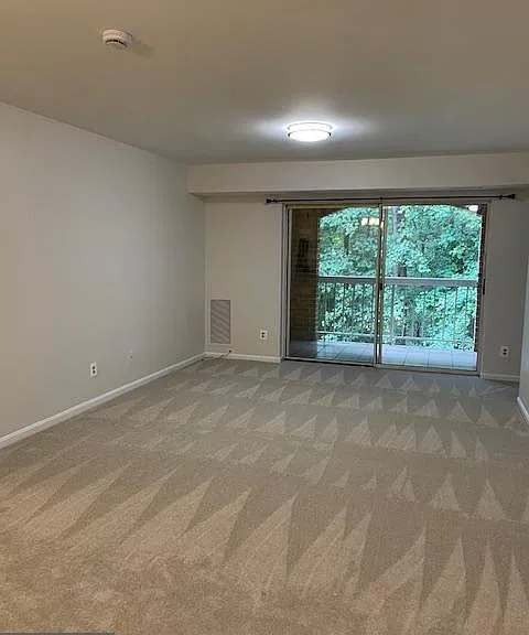5900 Cove Landing Rd #202 — Photo 7