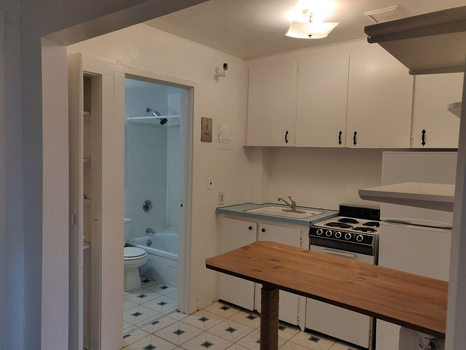 2nd image of 503 Beacon St APT 3