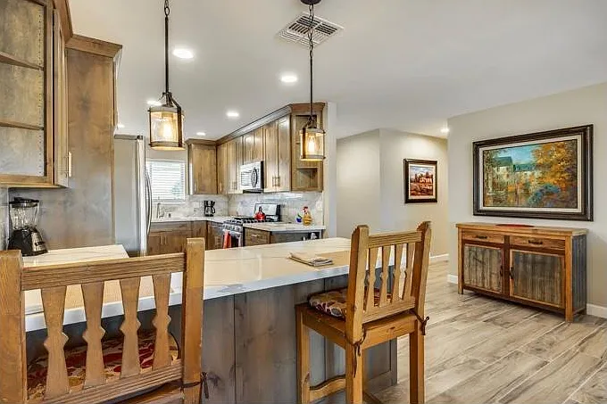 10932 W Tropicana Cir — Photo 5