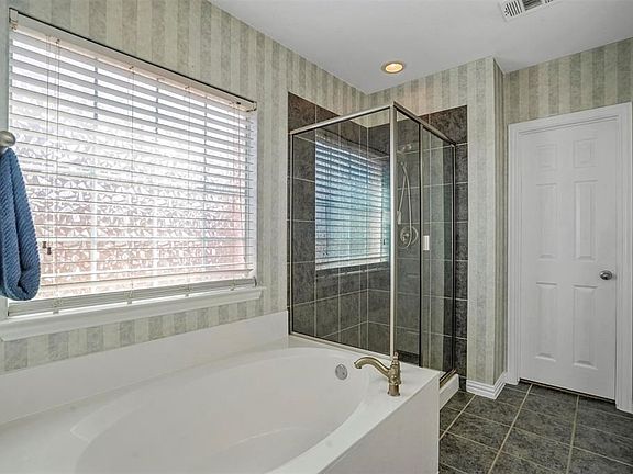 4th image of 7945 Adobe Dr