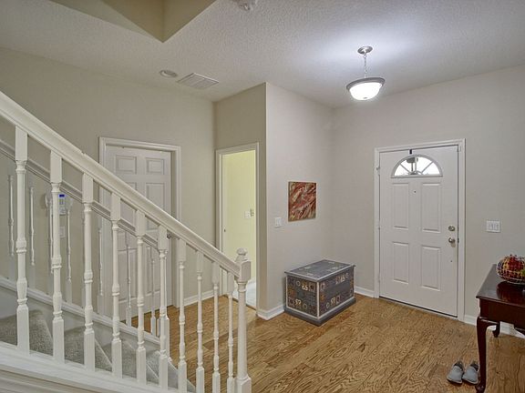 3rd image of 7973 Pleasant Pine Cir