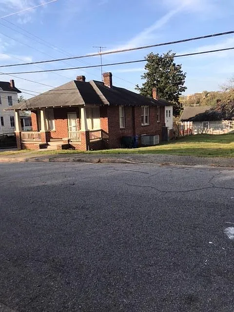 1001 Pine St — Photo 1